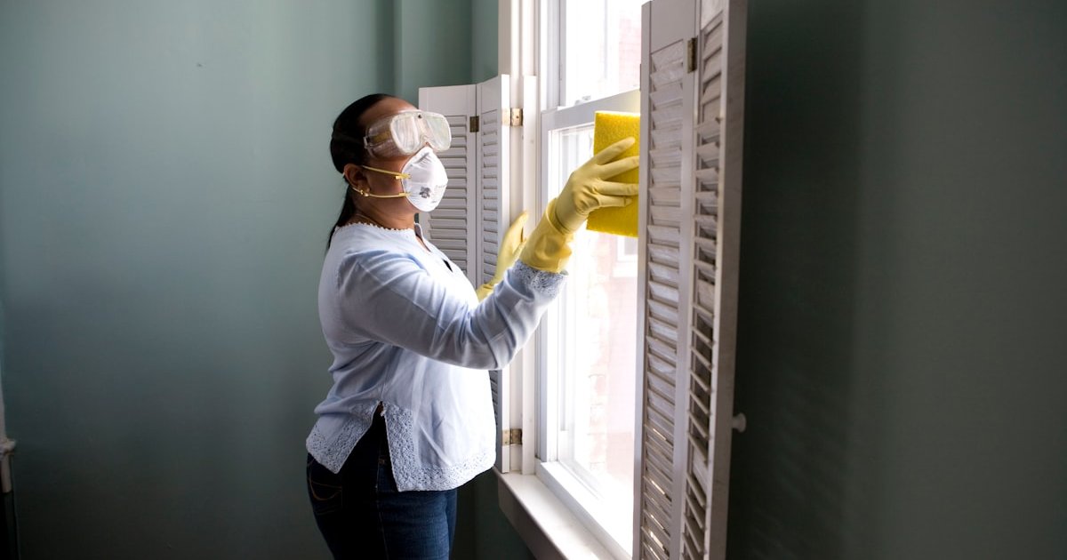 5 bước tự vệ sinh lưới lọc điều hòa Panasonic tại nhà đơn giản, giúp máy luôn mát sâu